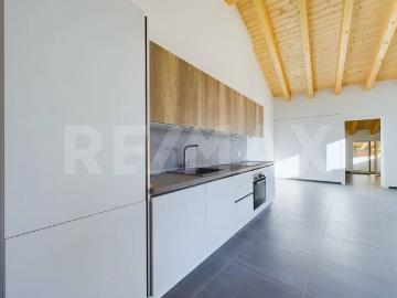 Elegante 3.5 Locali con Vista Stupenda nel Cuore di Lopagno