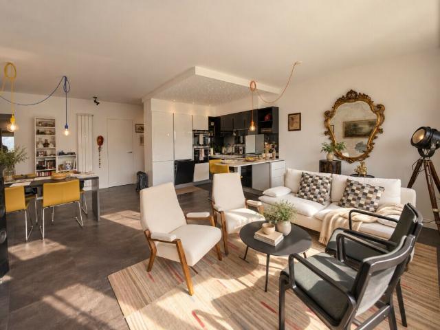 ELEGANTE 3.5 LOCALI CON TERRAZZA E VISTA LAGO A RUVIGLIANA