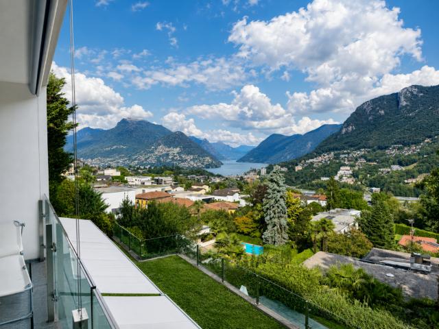 Elegante 3,5 locali con splendida vista sul Lago di Lugano