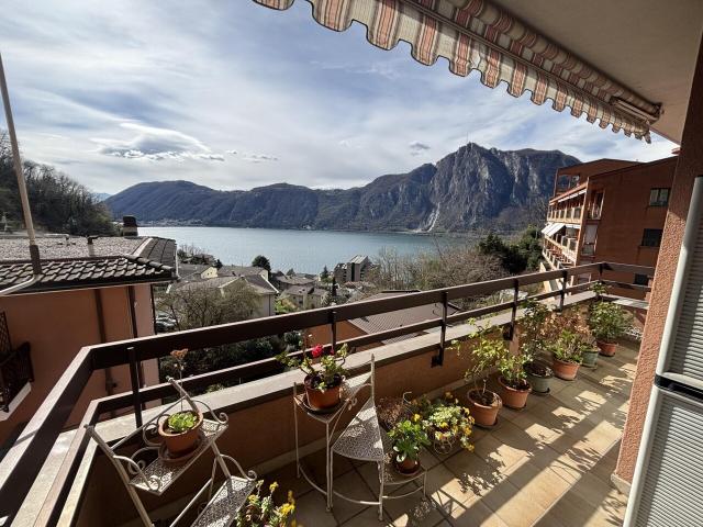 Elegante 3,5 Zimmer Wohnung mit Garage und herrlichem Blick auf den Luganersee an sonniger Lage in Campione IT