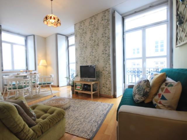 Elegante T1 com Licença AL Ativa na Rua Garrett | Chiado | Elevador | Excelente Rentabilidade