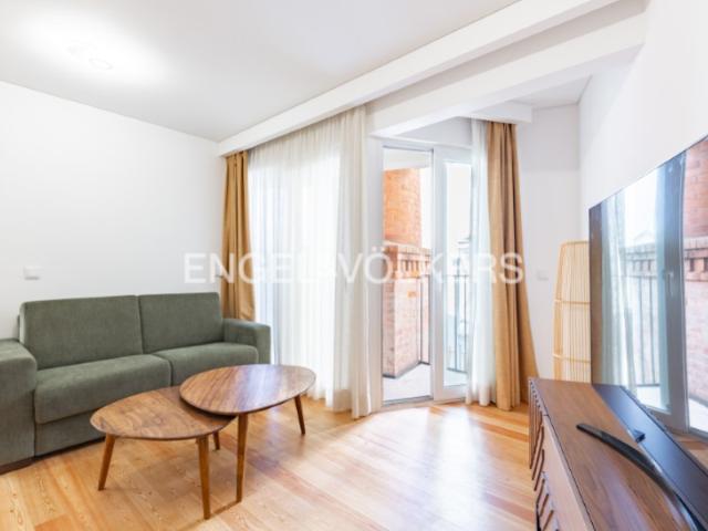 Elegante T1 Mobilado de 50 m² com Varanda no Coração de Campolide