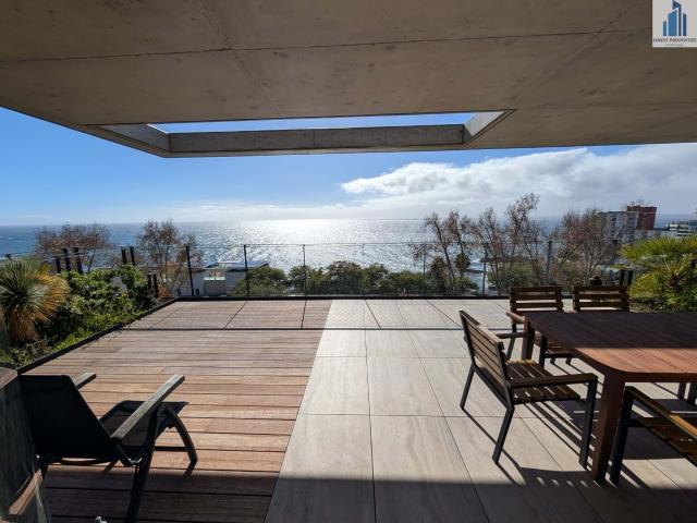 Arrendamento de Luxo de Curta Duração até 6 meses Elegante T1 no Último Andar com Grande Varanda e Vista Mar no Savoy Monumentalis, Funchal, Ajuda