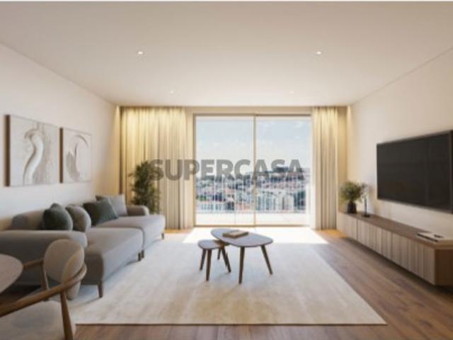Elegante T1 Novo, com Vista Panorâmica para o Mar e Baía