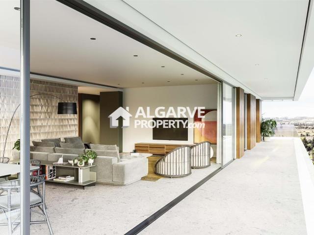 Elegante T2 no 1.º Andar com Terraço Amplo e Vistas Deslumbr. 115m² Quarteira