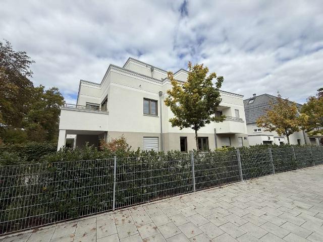 Elegante teilmöblierte 3 Zimmer Wohnung mit Privatgarten in München Solln