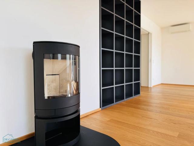 ELEGANTE TERRASSENWOHNUNG MIT FANTASTISCHEM BLICK