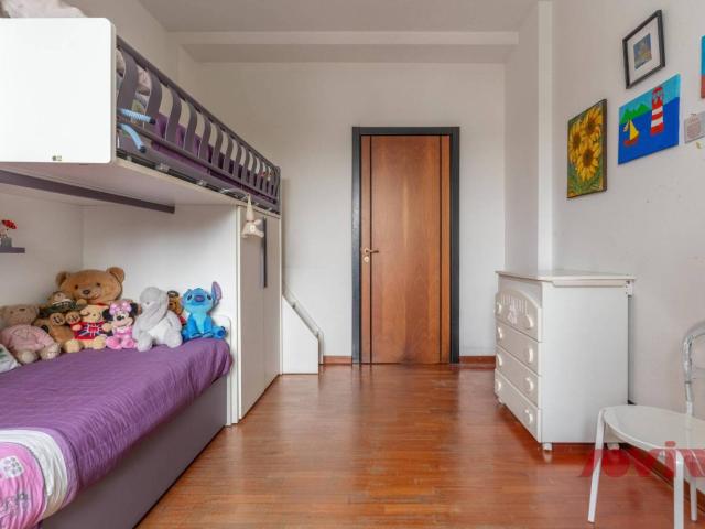 Elegante Trilocale Arredato a Due Passi dalla MM4 Tolstoj