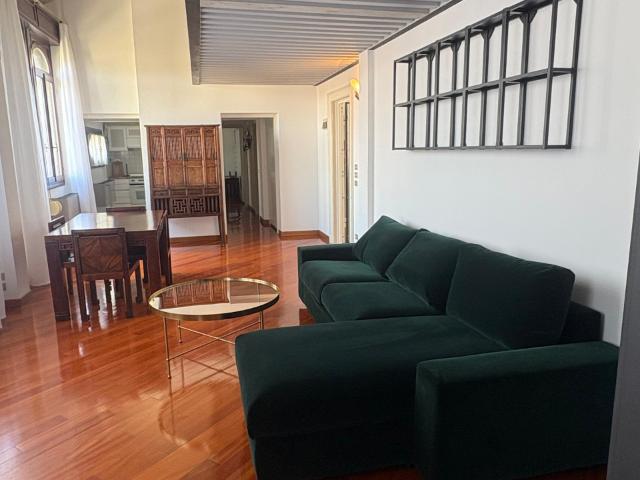 Elegante Trilocale in Affitto con Vista su Prato della Valle