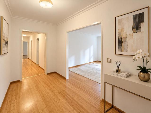 Elegante und geräumige Wohnung in Conches