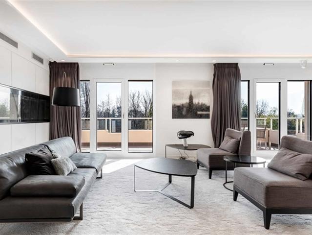 Elegante und luxuriöse Maisonette in Cologny