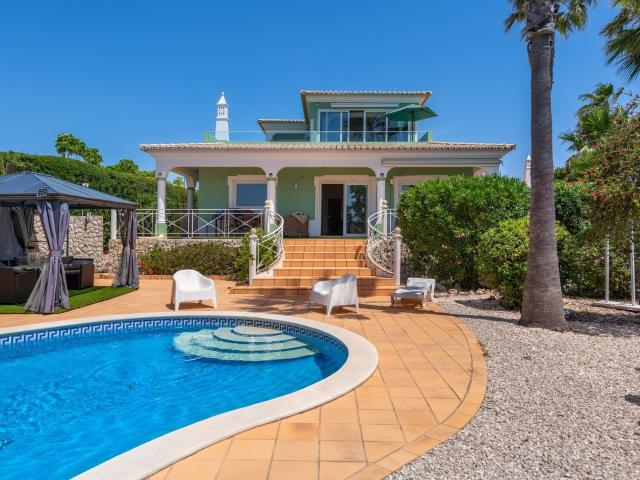 Elegante Villa 4 quartos |Vista mar & Localização privilegia. 495m² Lagoa e Carvoeiro