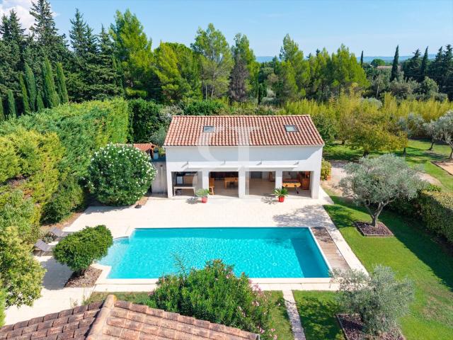 Élégante villa traditionnelle aux portes de la campagne 295m² Carpentras