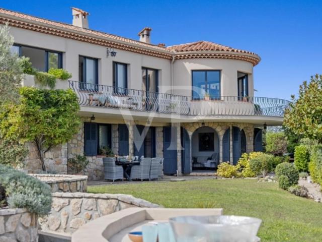 Élégante villa au cœur de La Napoule