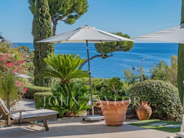 Élégante villa avec piscine et vue mer – Eze Bord de Mer