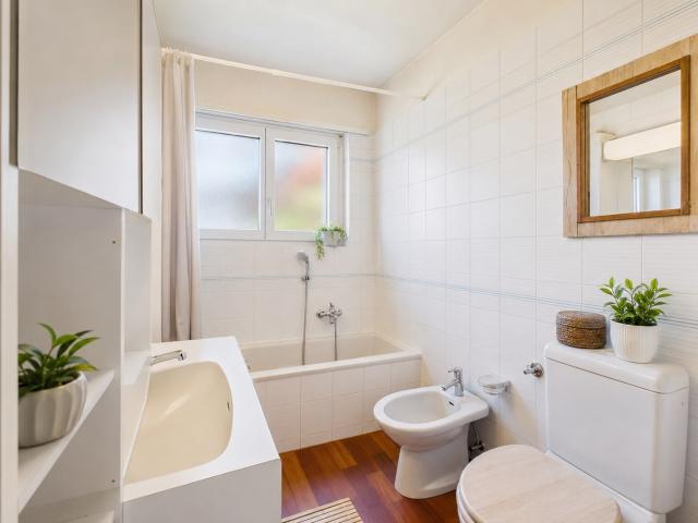 Elegante villa bifamiliare 12 locali con ampio parco di proprietà