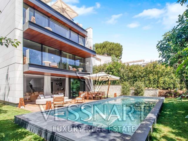 Élégante Villa Contemporaine au Cœur du Village 327m² Saint Jean Cap Ferrat
