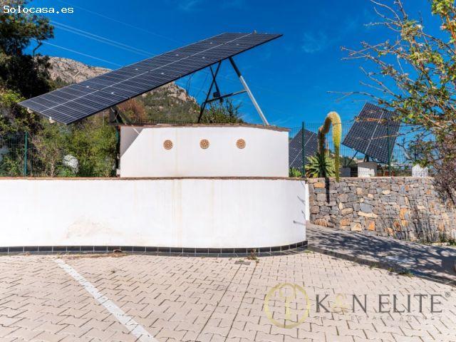 Elegante Villa con Privacidad Absoluta y Vistas al Mar