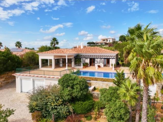 Elegante Villa de 4 Quartos com Vista para o Mar na Quinta das Raposeiras, Algarve