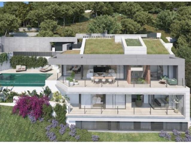 Elegante villa de lujo de 5 dormitorios con piscina, jardines, aparcamiento