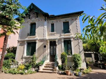 Elégante villa début XXe, sur jardin de plus de 900 m2 Eléga. 138m² Cahors