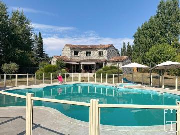 Élégante villa en pierre 140m² Ruoms