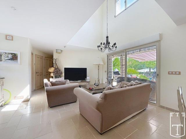 Élégante villa en pierre 140m² Ruoms