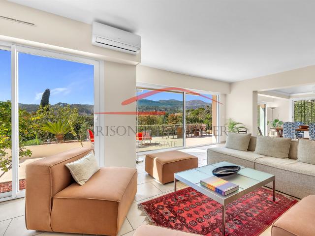 Élégante villa familiale avec piscine chauffée, studio indép. 170m² La Colle sur Loup
