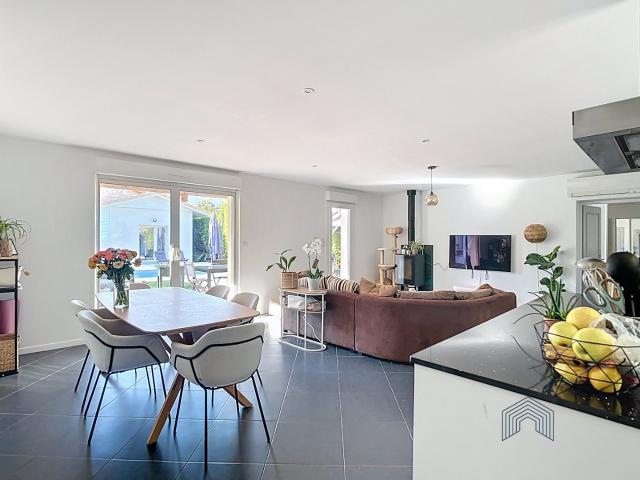 Élégante villa familiale avec piscine et dépendances 117m² Buzet sur Tarn