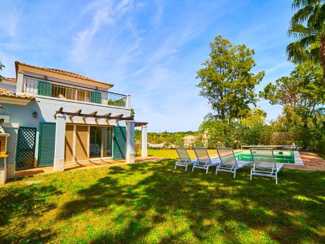 Elegante Villa Familiar no Coração da Quinta do Lago