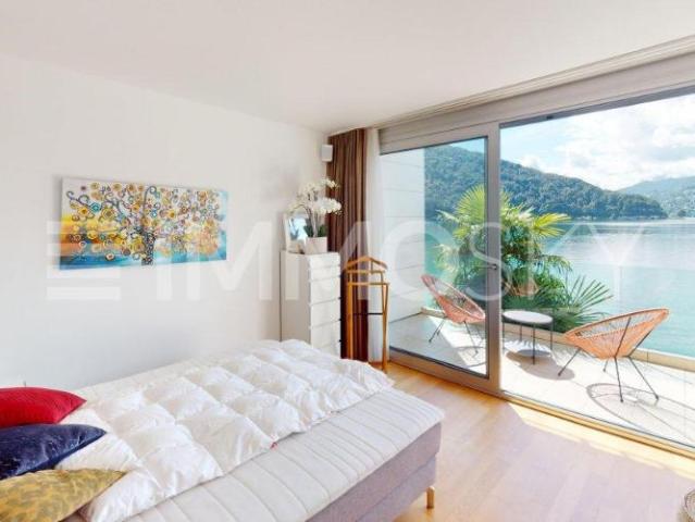 Elegante Villa in Bissone mit direktem Zugang zum Luganersee