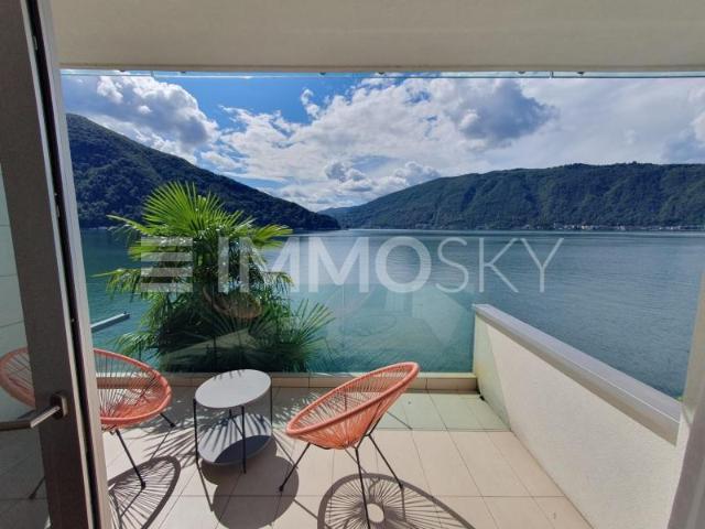 Elegante Villa in Bissone mit direktem Zugang zum Luganosee