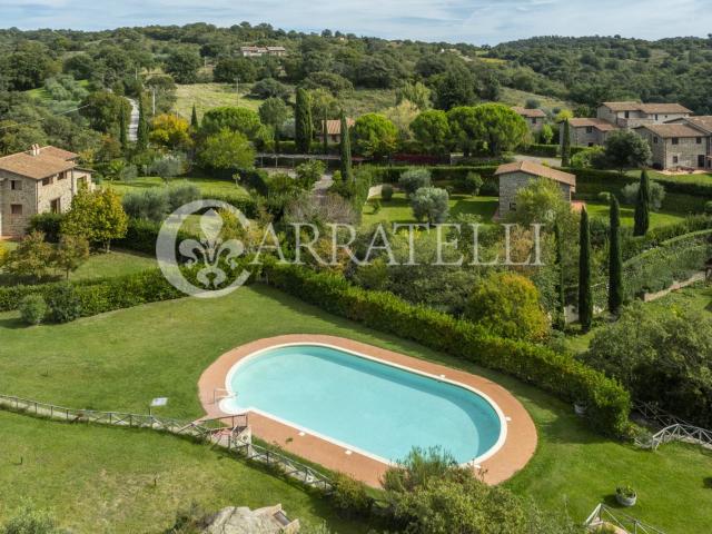 Dimora Di Charme In Un Borgo Esclusivo Della Maremma TOSCANA. 475m² Scansano