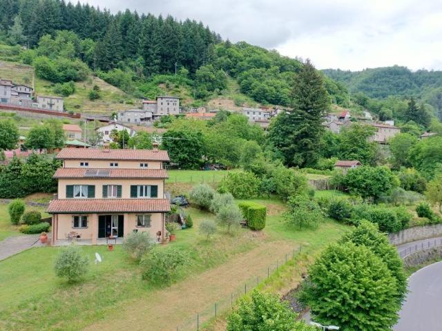 Elegante Villa in Posizione Panoramica a San Romano in Garf. 265m² San Romano in Garfagnana