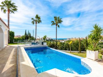 Elegante villa mediterránea que ha sido completamente reform. 249m² Mijas Costa