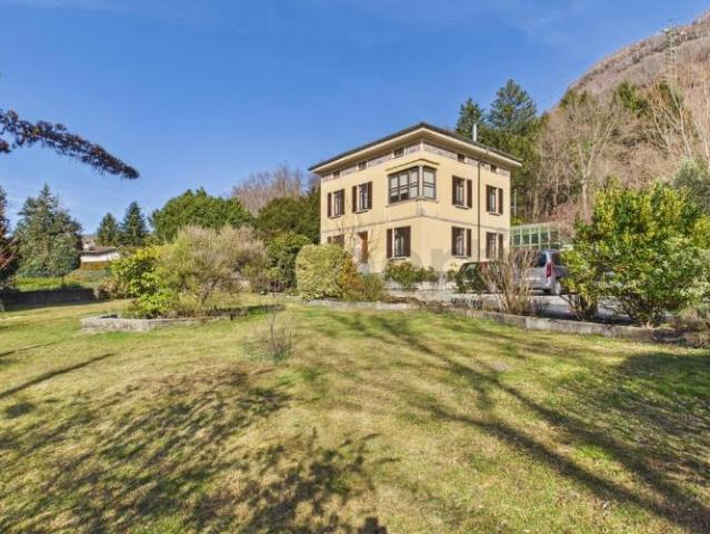 Elegante Villa mit 8.5 Zimmern, hochwertiger Ausstattung und grosser Garage, Monteceneri