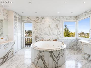 Elegante Villa mit großem Garten, Wellnessbereich und Fernblick in Toplage von Währing