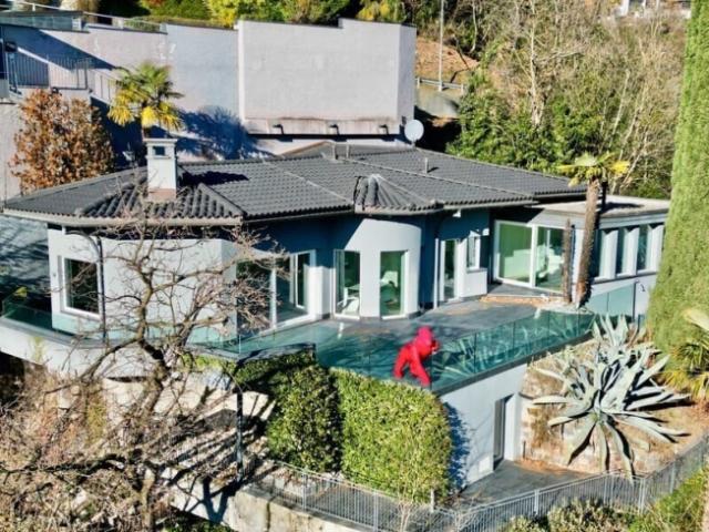 Elegante Villa mit spektakulärer Seesicht