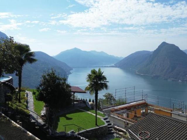 Elegante Villa mit Pool in Aldesago 5.5 Zimmer