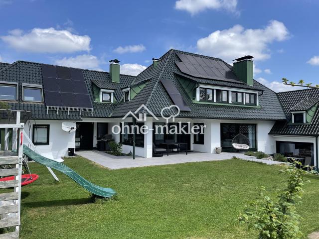 Elegantes Haus mit zwei Einliegerwohnungen, provisionsfrei