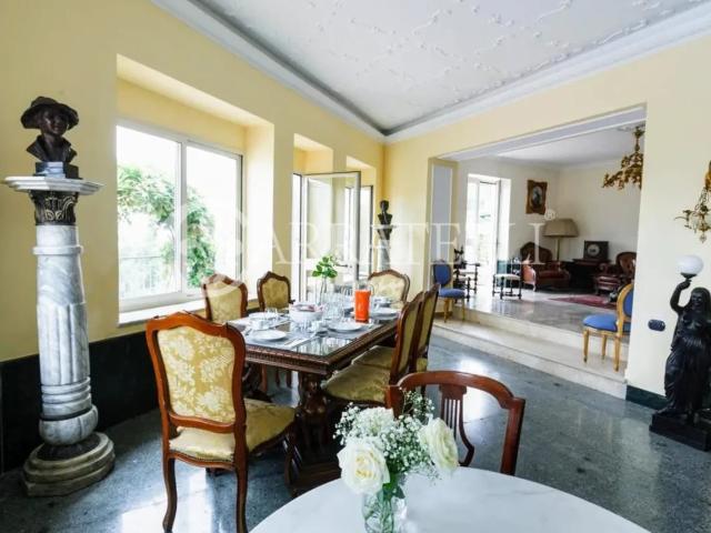 Elegante villa panoramica con terrazze vista mare, piscina e. 403m² Pozzuoli
