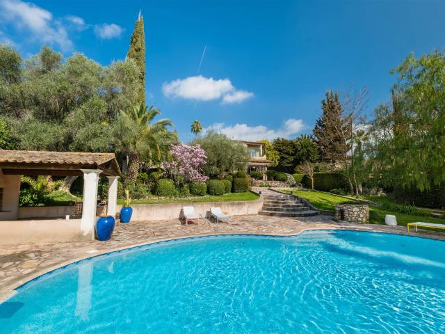 Élégante Villa Provençale au Calme avec possibilité de détac. 225m² Mougins