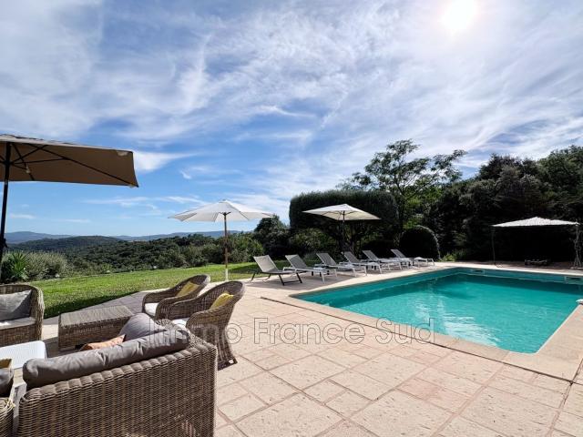 Élégante villa provençale, 4 chambres en suite, piscine, bel. 215m² La Garde Freinet