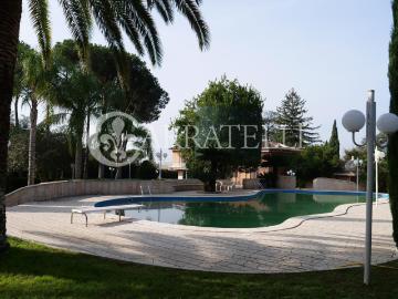 Elegante Villa rifinita di 680 mq. Interni e 3.000 mq di par. 680m² Roma