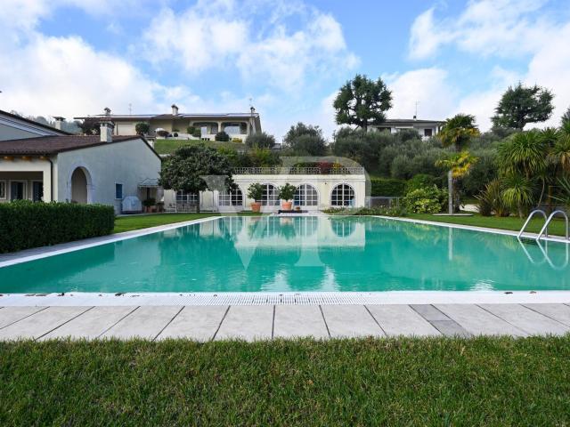 Elegante Villa Singola: Lusso e Relax tra le Colline con Pis. 498m² Arzignano