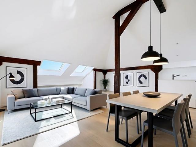 Elegante, vollständig renovierte 2,5 Zimmer Wohnung