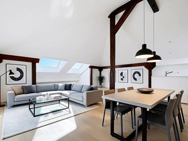 Elegante, vollständig renovierte 2,5 Zimmer Wohnung