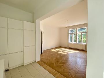 Elegante Vorstadt Altbauvilla zur langfristigen Vermietung in Grünruhelage