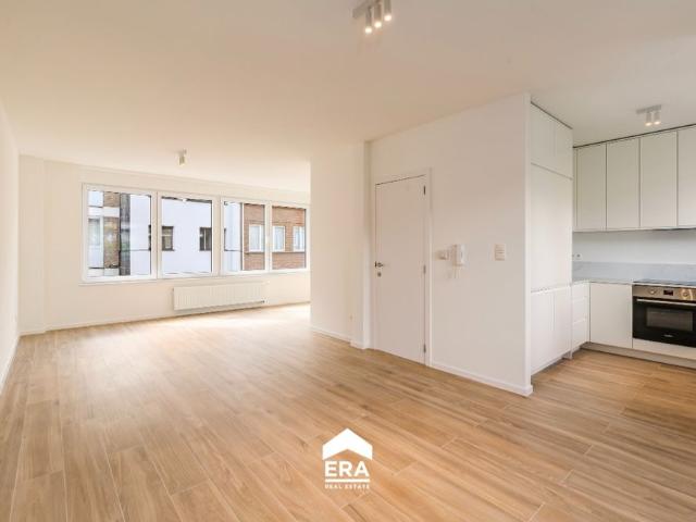 Elegante woning met 4 slaapkamers, garage en tuin
