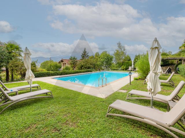 ELEGANTE WOHNUNG MIT PANORAMABLICK AUF DEN SEE